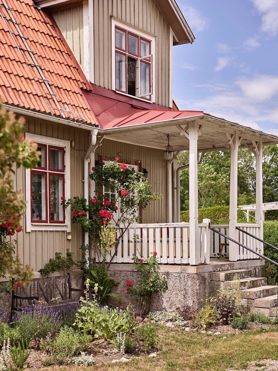 В доме 1923 года постройки сохранилось множество мелких оригинальных деталей