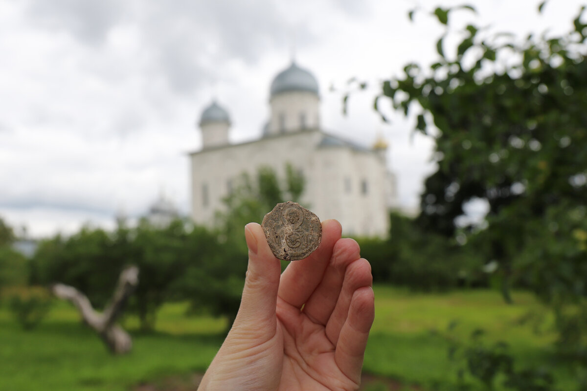 Печать новгородского архиепископа Спиридона из Юрьева монастыря. Фото 2023 г.
