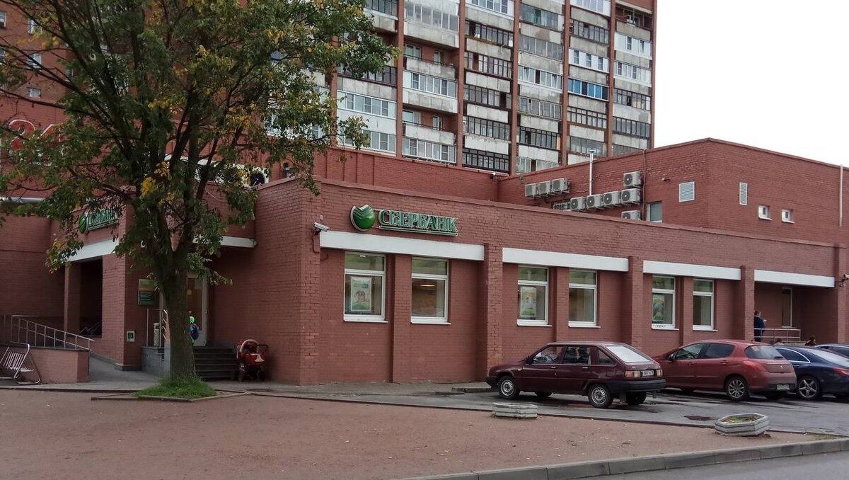     Взрыв прогремел около половины третьего ночи в отделении на бульваре Трудящихся в Колпино.