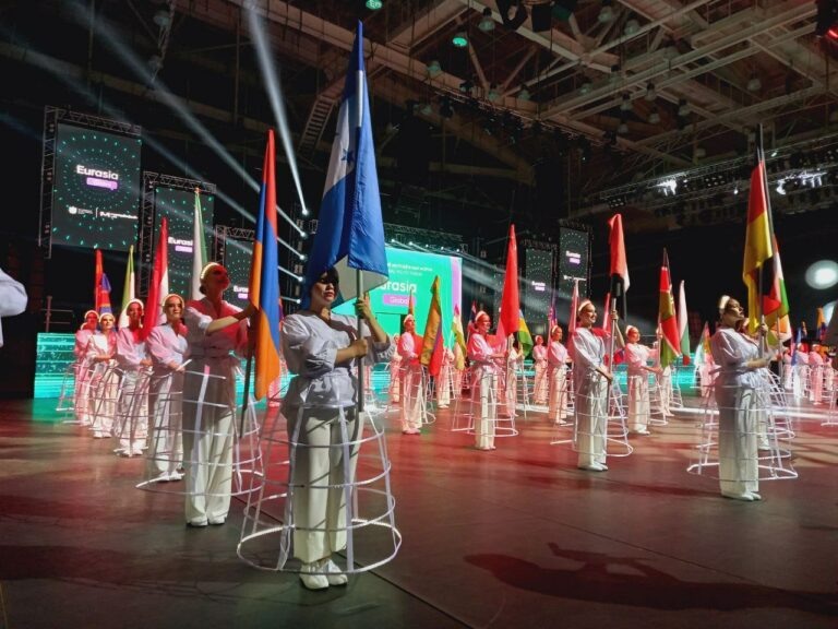    Более 3 тысяч заявок подано на участие в Международном молодежном форуме «Евразия Global» Марина Шарт