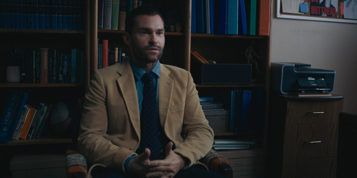 Стоит задаться вопросом - а как скоро полицию насторожит тот факт, что у всех кадавров в округе дети учатся в одной школе?