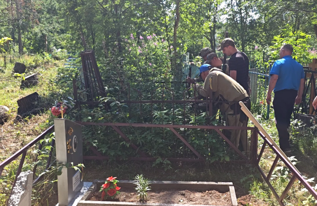    В Сургутском районе восстанавливают могилы участников Великой Отечественной войны