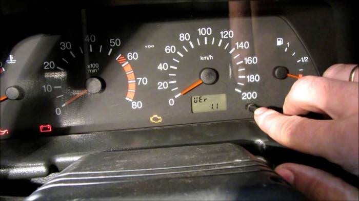 Используя бортовой компьютер, следуют рекомендациям, указанным в руководстве по эксплуатации.
