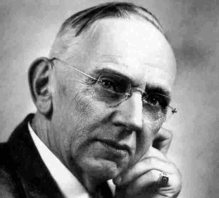 Эдгар Кейси, спящий пророк. Его откровения приходили в глубоком трансе. Он предсказал две мировые войны, излечил тысячи людей, но так и не смог познать тайну своего дара.