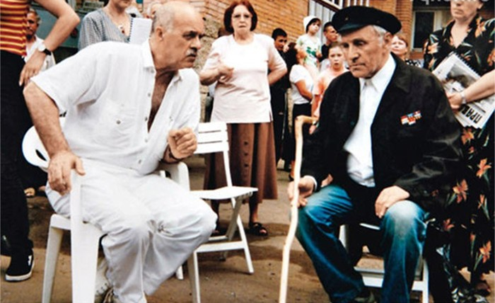 Фильм был снят в Калуге, декорации почти не использовали