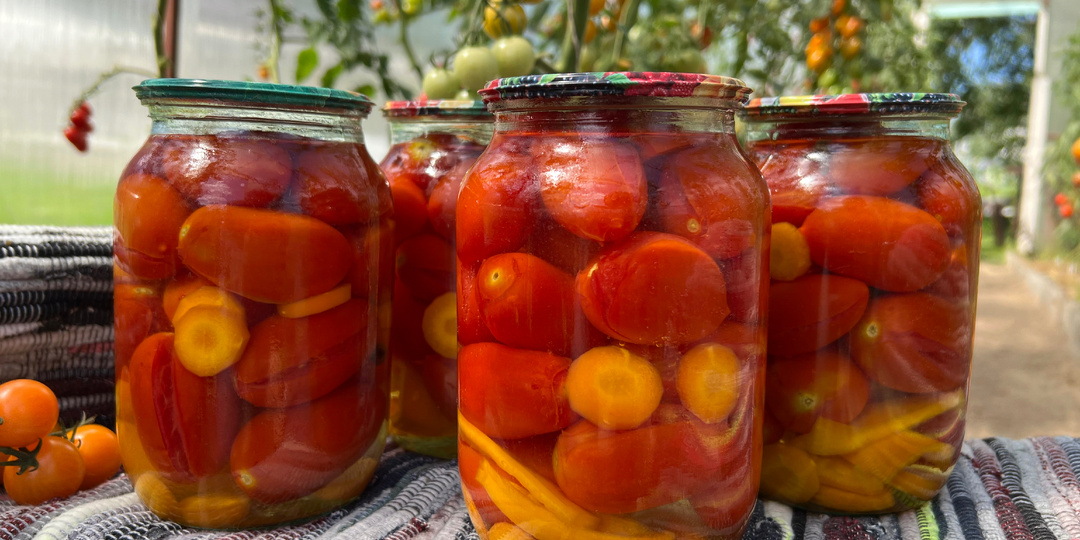 Ярко и необычно – помидоры с перцем и морковью на зиму. Простой рецепт, которым хочется делиться