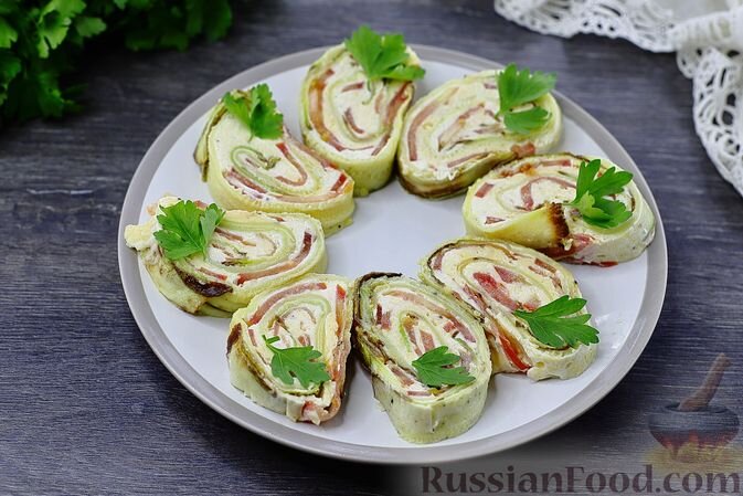 Оладьи из кабачков с зеленью и творожным сыром