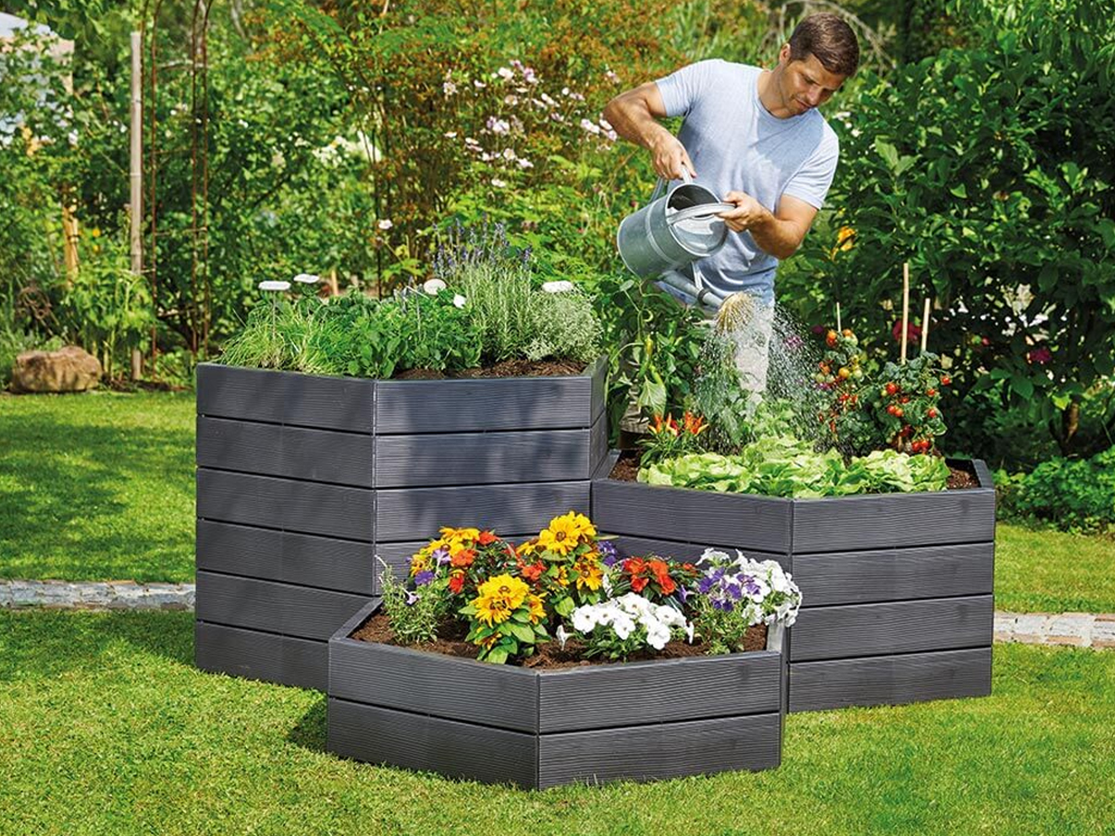 грядки в ящиках. грядки из блоков строительных. вертикальные грядки из пластиковых ящиков. грядки из ящиков. грядки в ящиках.