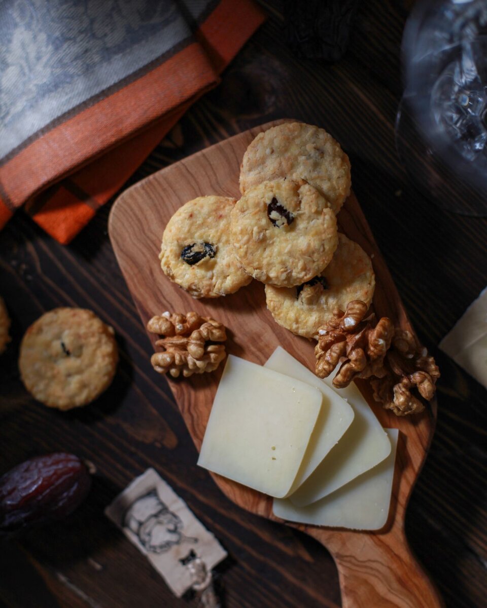 Сырное печенье от Даши Третьяковой: https://t.me/wellness_hedonism