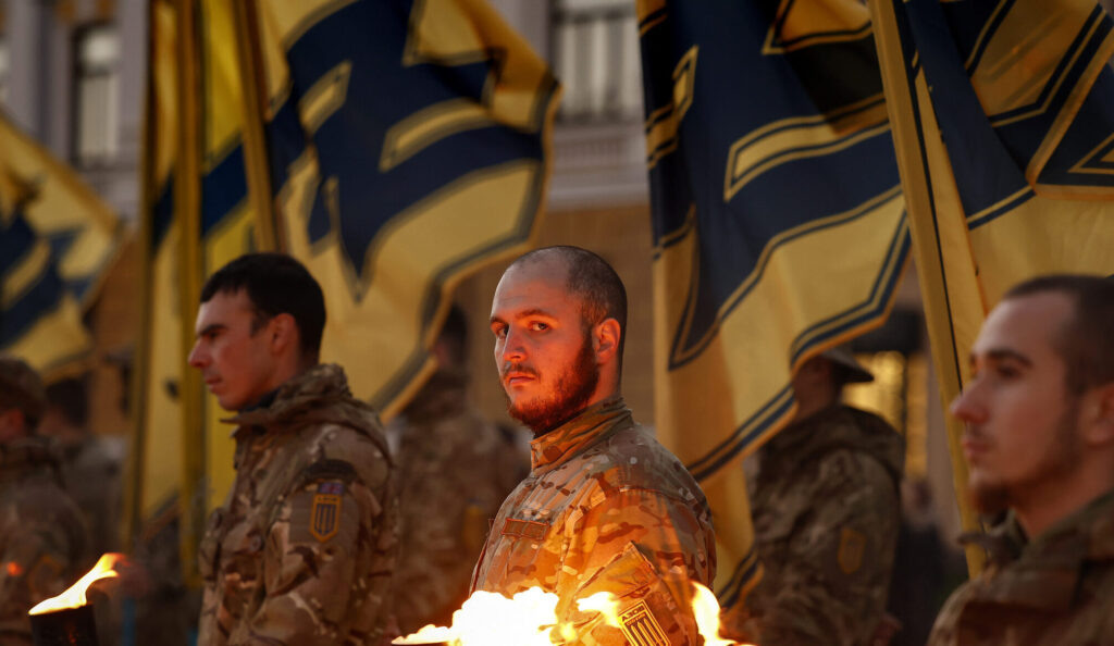 . Члены "Азова" в Киеве (Джефф Дж. Митчелл / Getty Images)