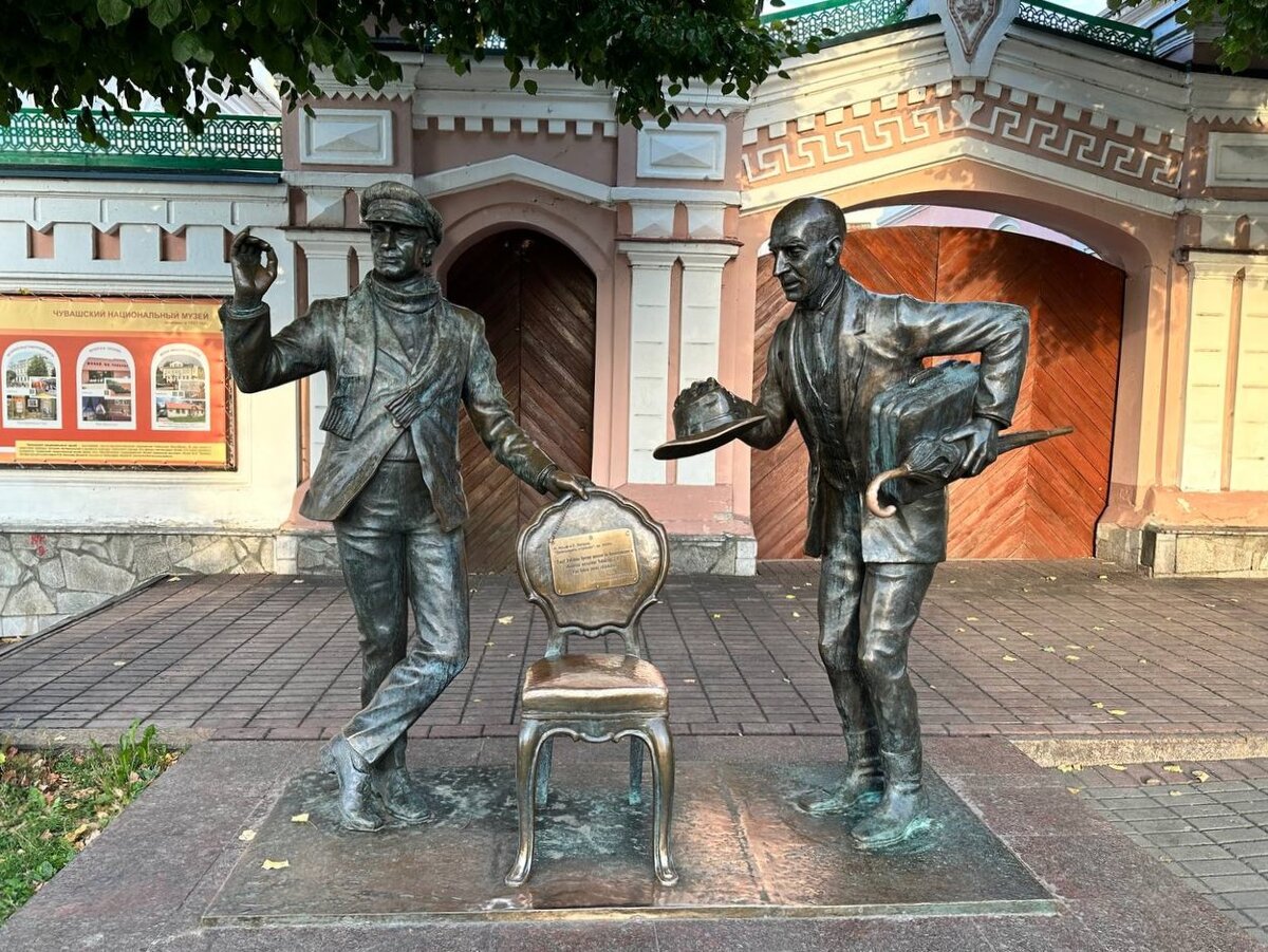 памятник бендеру в санкт петербурге