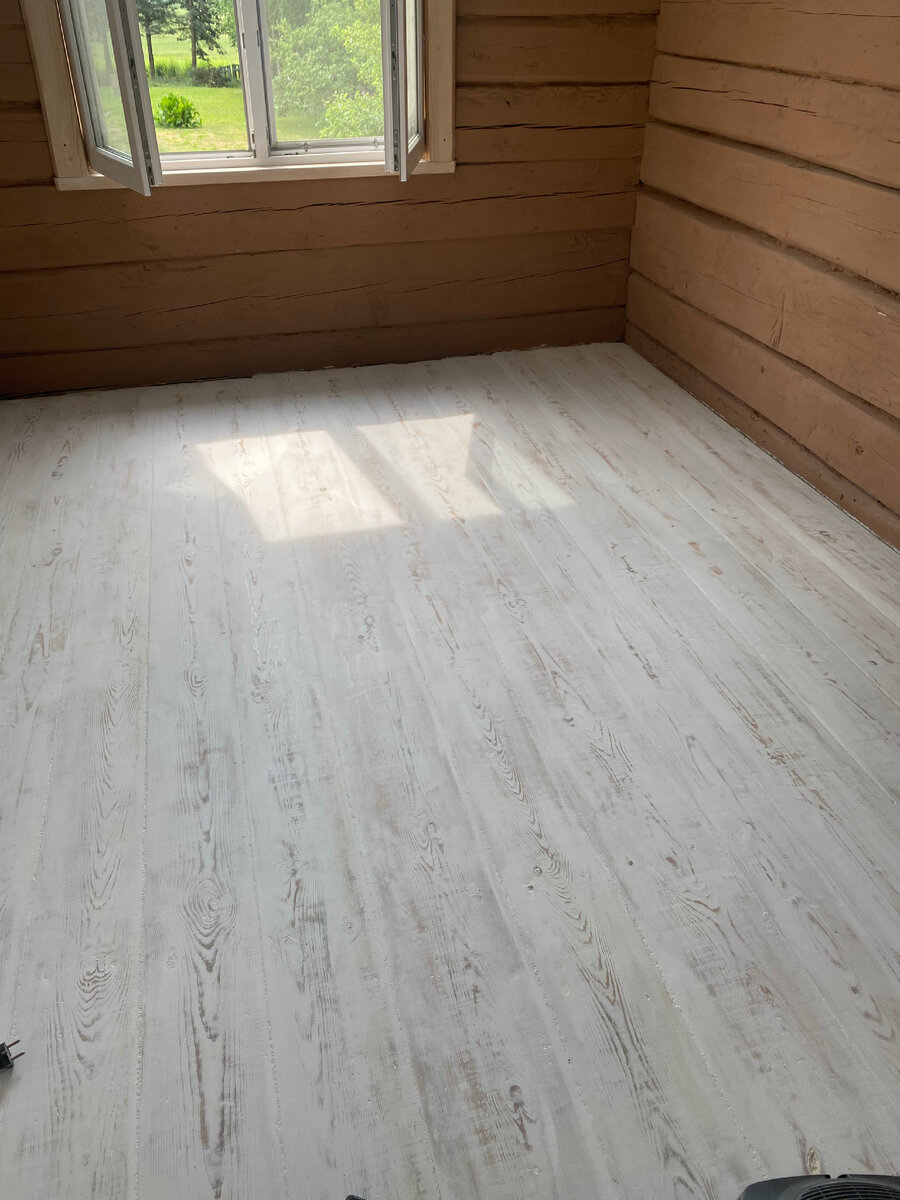 После покраски и легкой шлифовки верхушек