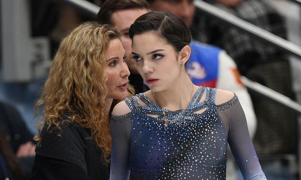 Евгения Медведева и Этери Тутберидзе в 2017 году.