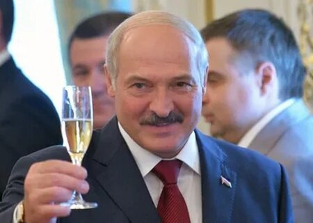    Лукашенко поздравил украинцев с Днём независимости