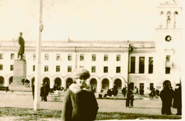 Ангарск. Площадь Ленина. Фото из личного архива Л.Ладейщиковой