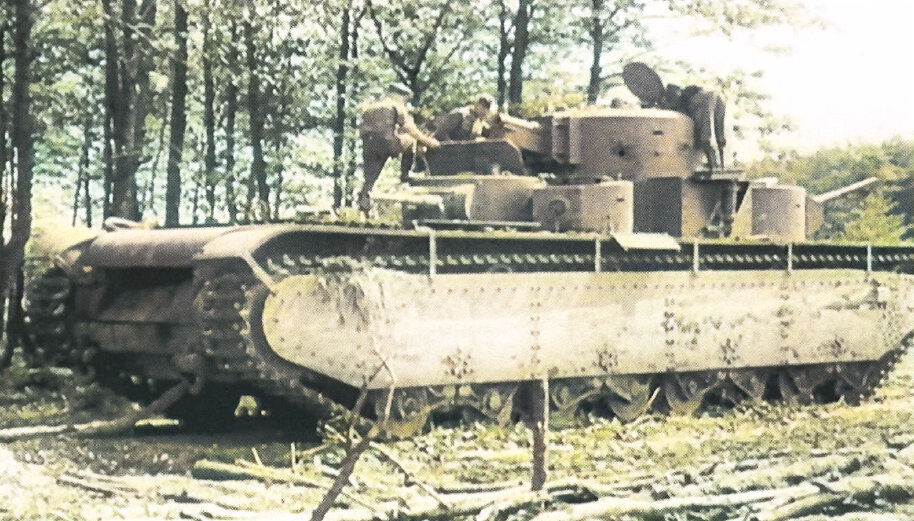 Брошенный советский тяжелый многобашенный танк Т-35