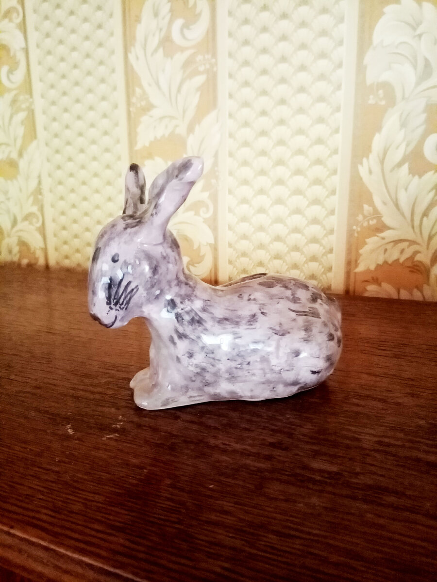 Керамическая статуэтка "Заяц", ручная работа