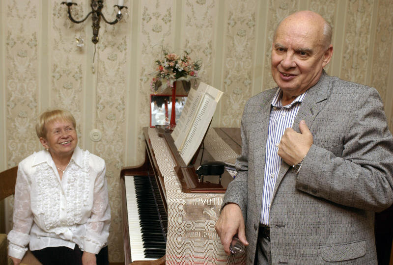 Пахмутова и Добронравов.