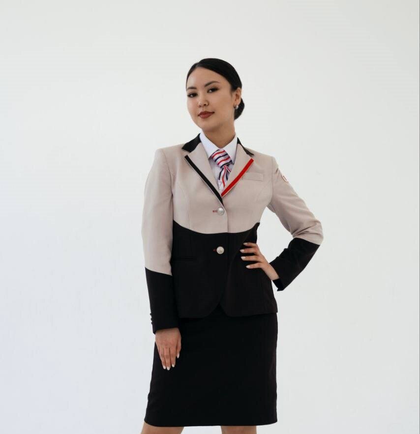 Мадина работает в дружном коллективе