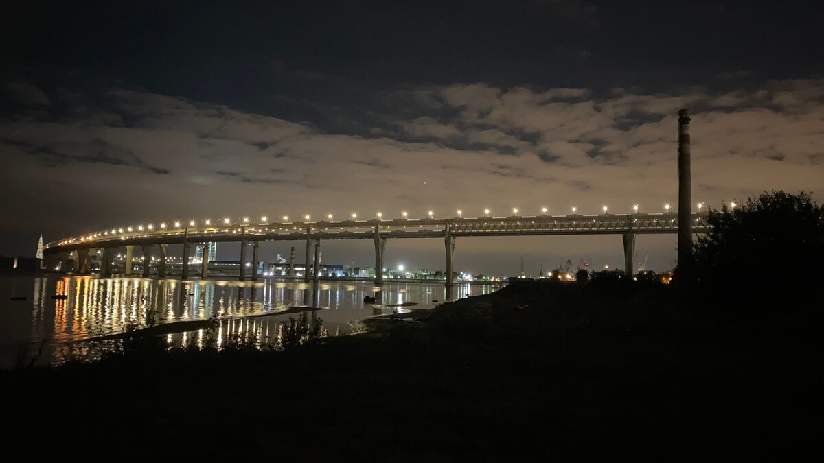 Балдею от таких урбанистических видов города. Фото автора.