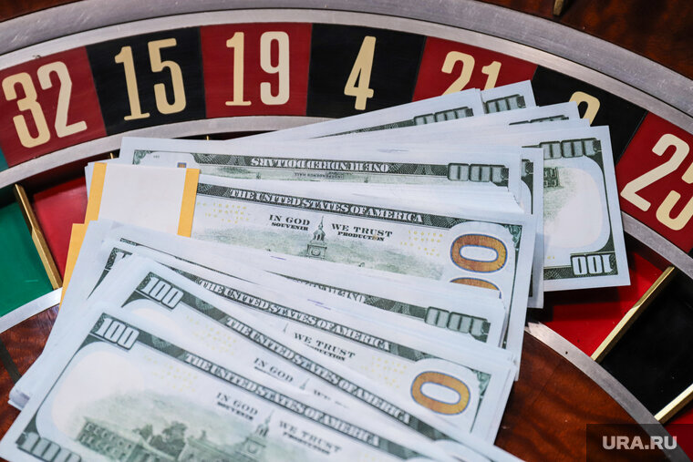    Украденные деньги мужчина хотел потратить в онлайн-казино