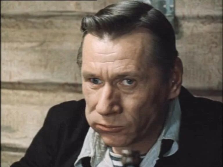 В кадре Олег Савосин легко превращался в бандита. В фильме "Место встречи изменить нельзя". Фото из открытого источника