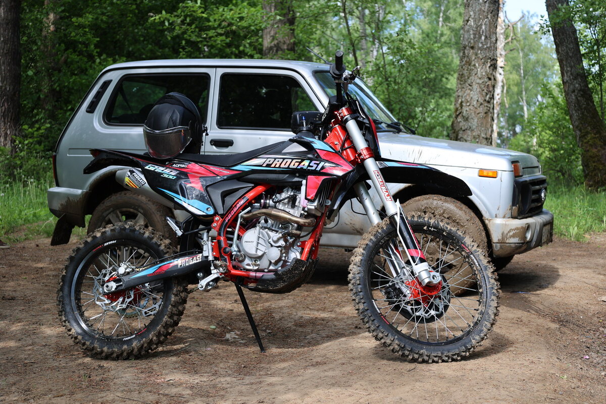 Progasi Gaudi 300 против Lada Niva Legend