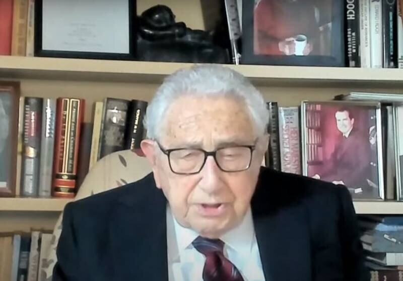 Экс-госсекретарь США Киссинджер признался российским пранкерам, что ...