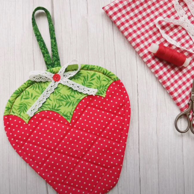    Прихватка-клубничка   
Источник: Скриншот из видео