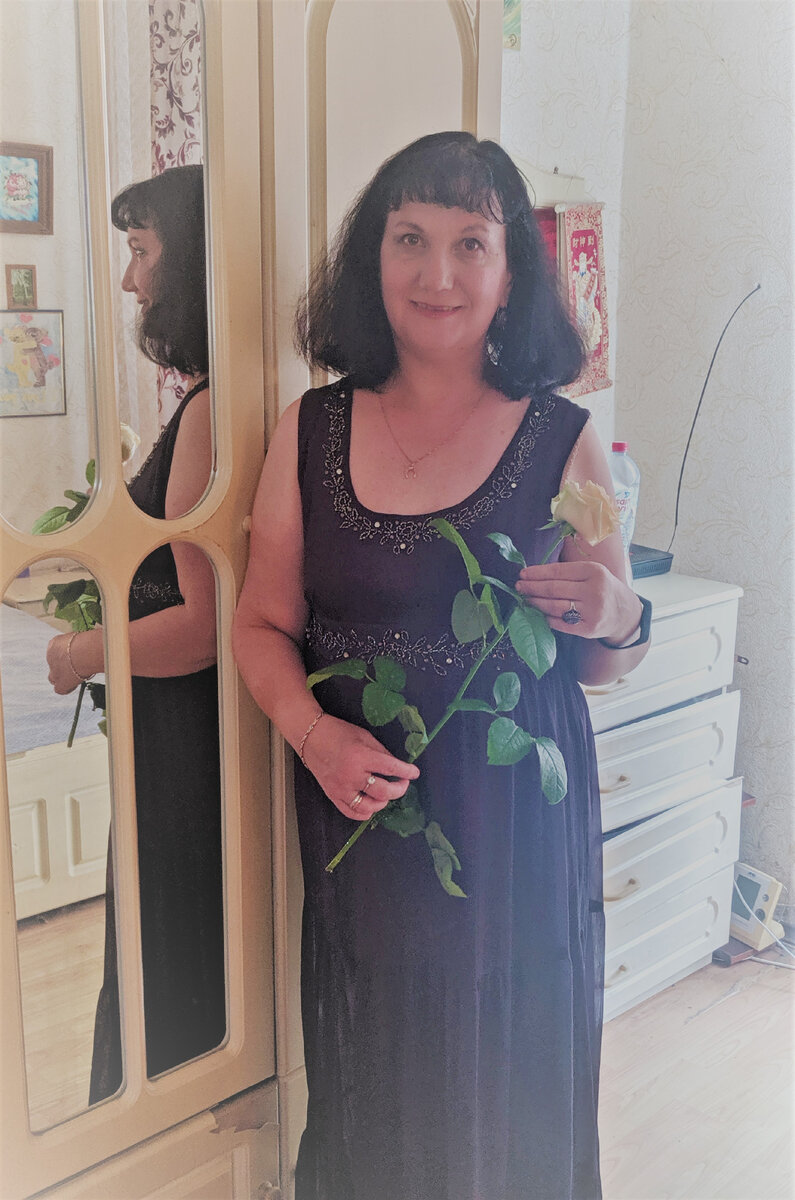 Вот так я себя вижу , как женщину Луну. Манкая, женственная, таинственная и магическая.