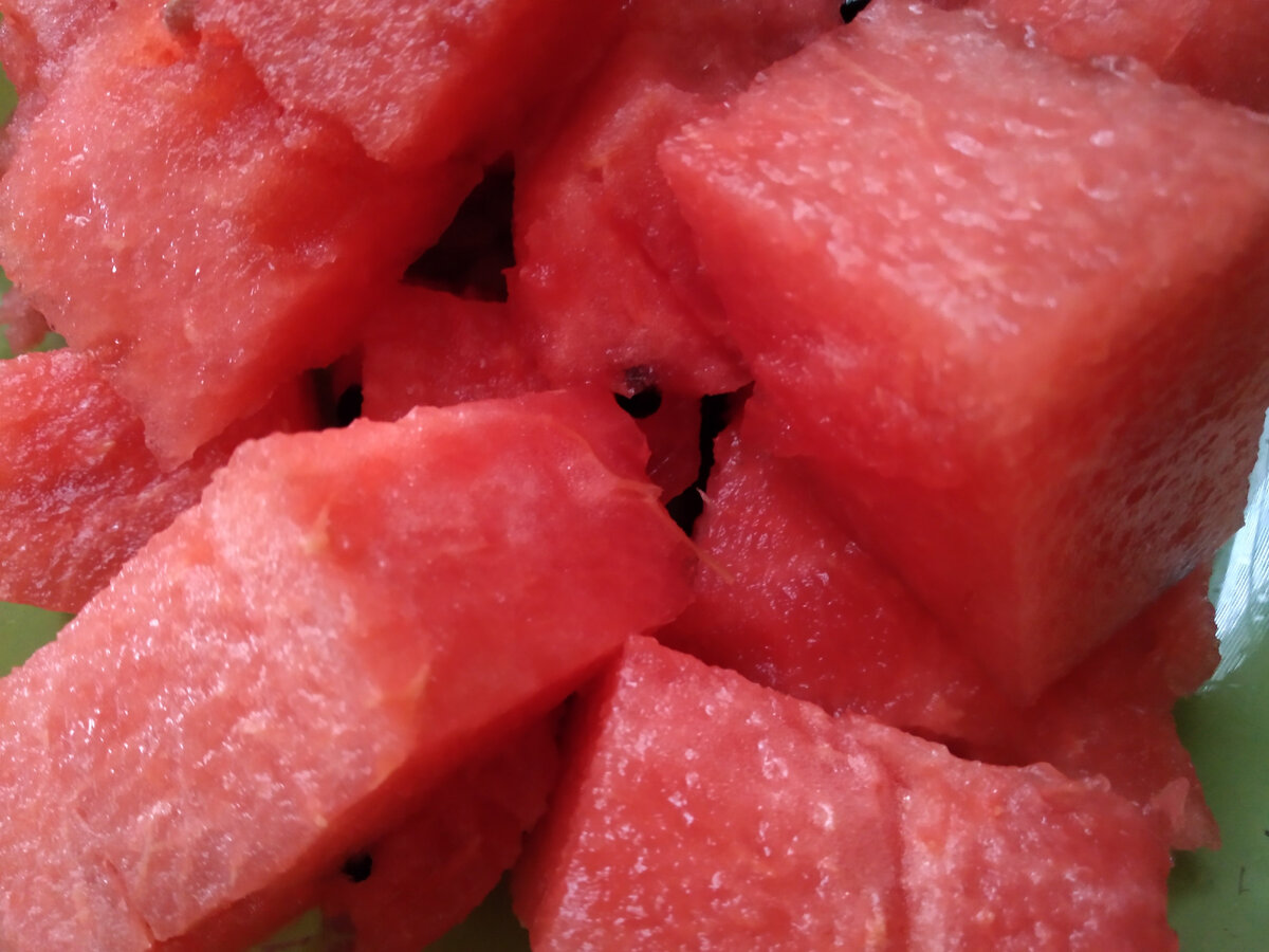 первый арбуз этого года, он тоже норм)