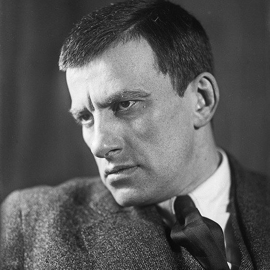 В. В. Маяковский. Фотография из экспозиции музея