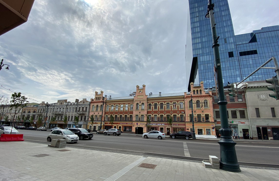 Одно из самых ярких заний города -  гостиница предпринимателя, владельца нескольких металлургических заводов Д. Самофалова (1770-1780-е гг)