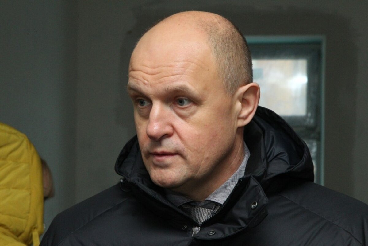 Бывший чиновник владеет недвижимостью на берегу озера.  Фото: Фото: cheladmin.ru