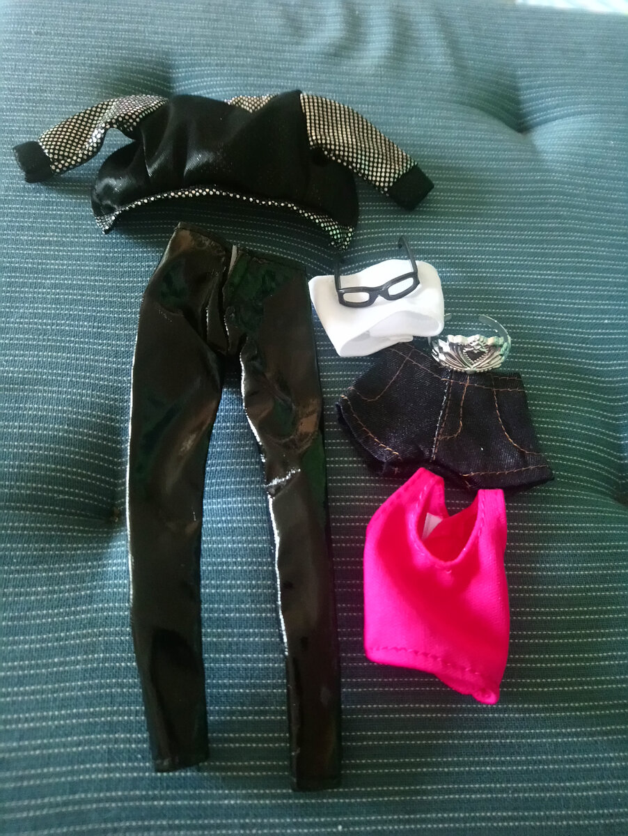 Одежда и аксессуары. 