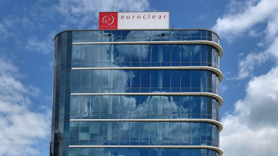    Российские инвесторы требуют от Euroclear 2 миллиарда рублей Дмитрий Коптев