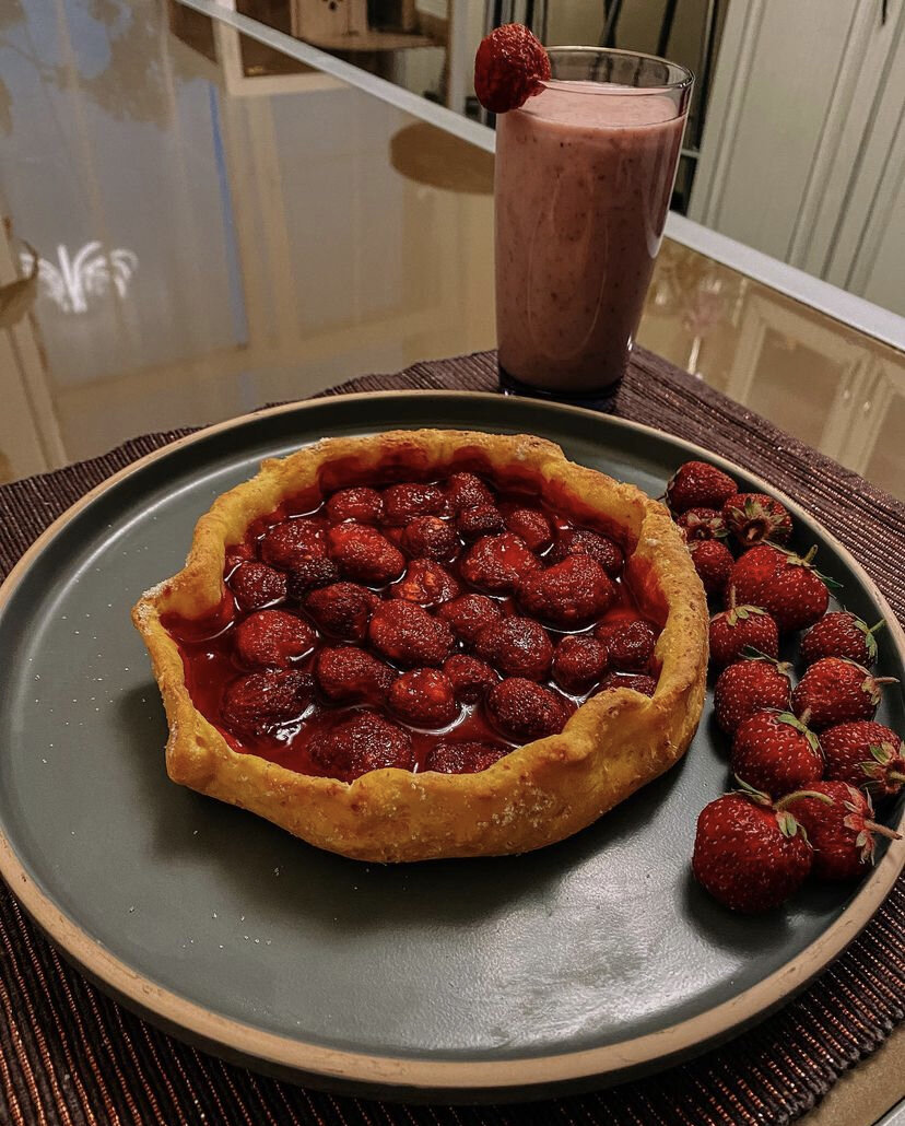 Клубничная корзинка на творожном тесте