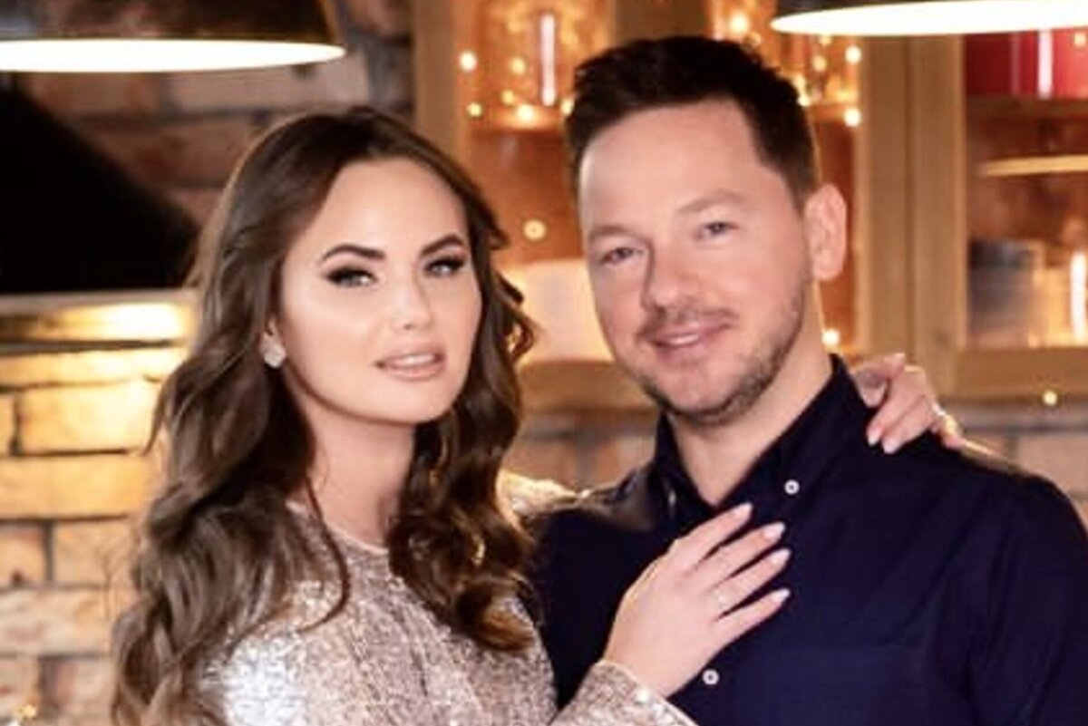     «Зачем ревновать, когда всё и так понятно?»: участник «Фабрики звезд» Александр Киреев рассказал об отношениях с женой