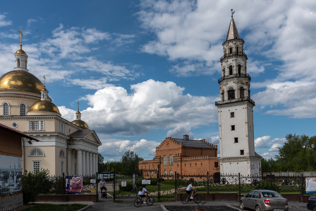 Сегодня в наклонной башне города огэ. Невьянская башня. невьянская наклонная башня громоотвод. юбилей невьянской башни. день невьянской наклонной башни.