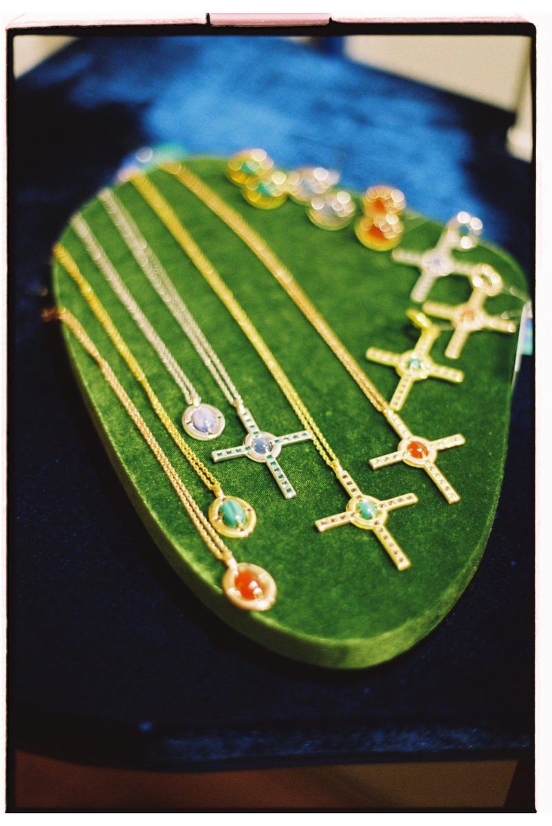    Moonka и Алина Виноградова представили коллаборацию «Новые смыслы» (фото 3)