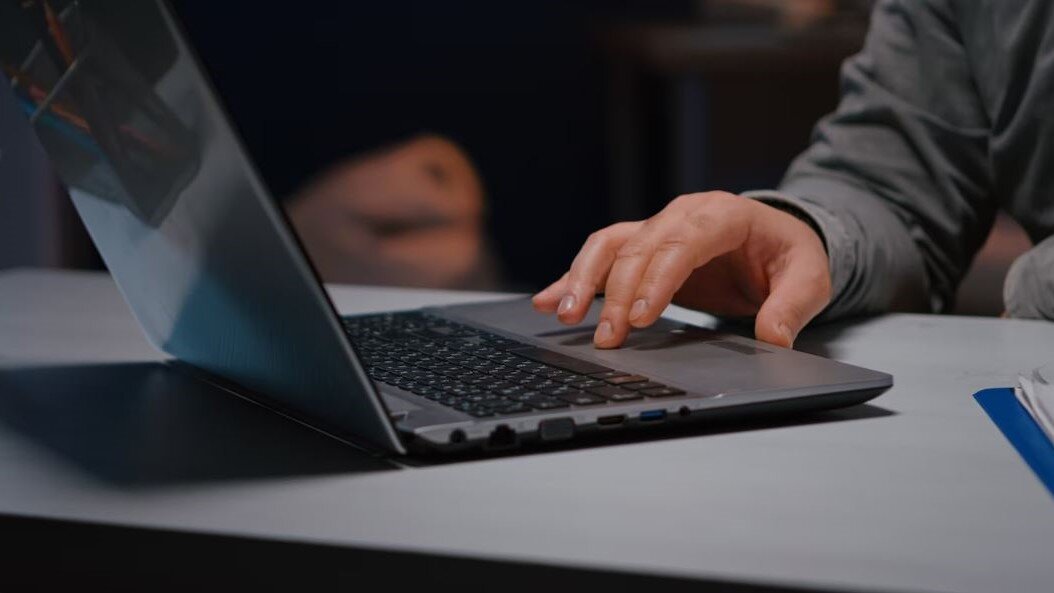    Жителя Нефтеюганска обманули при попытке купить водительские права