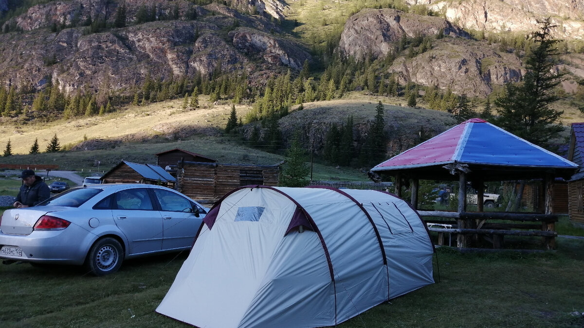 Наша стоянка в кемпинге на Алтае
