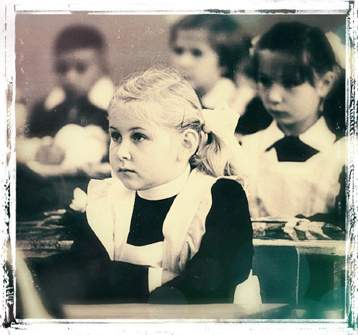 В класс пришла новая девочка. Новый ученик в классе. Когда в класс пришел новенький. Новенькая в классе. В наш класс пришла новенькая…».