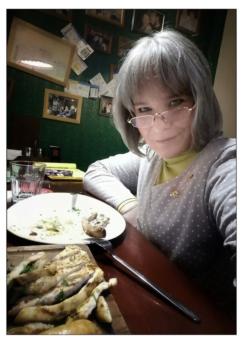 Привет! Это Я!😉 Встречались с хорошей знакомой в уютном ирландском баре❤ Много пили, много ели и бесконечно разговаривали!🥩🥃😍