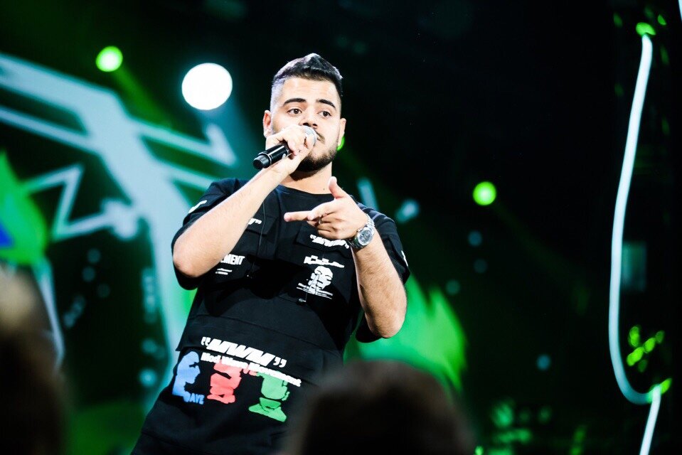 Каграманов еще в юности начал петь и записывать свои треки. Фото из соцсетей