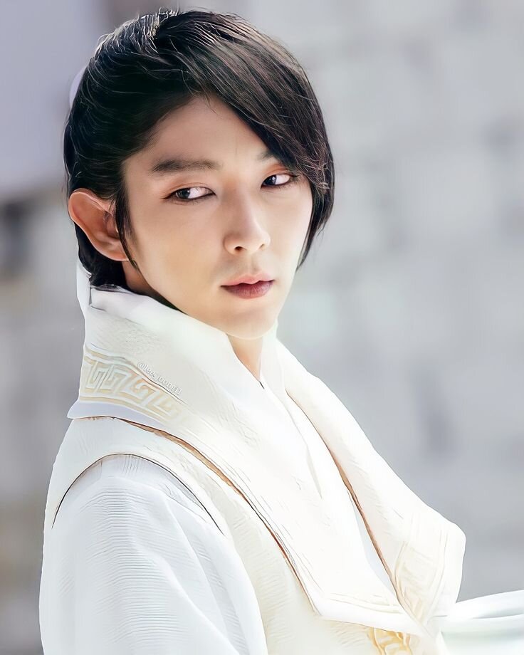 Ли Джун Ги в образе Ван Со. Фото из интернета.