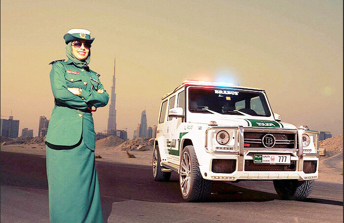 Девушка полицейская в Дубае (открытые источники)