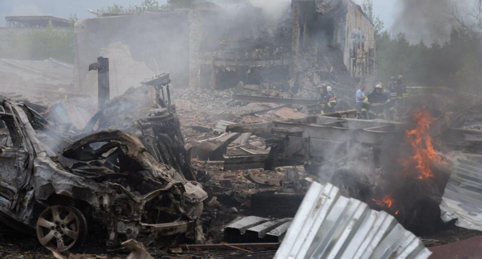 Последствия после взрыва склада с пиротехникой на территории Загорского оптико-механического завода.📷
