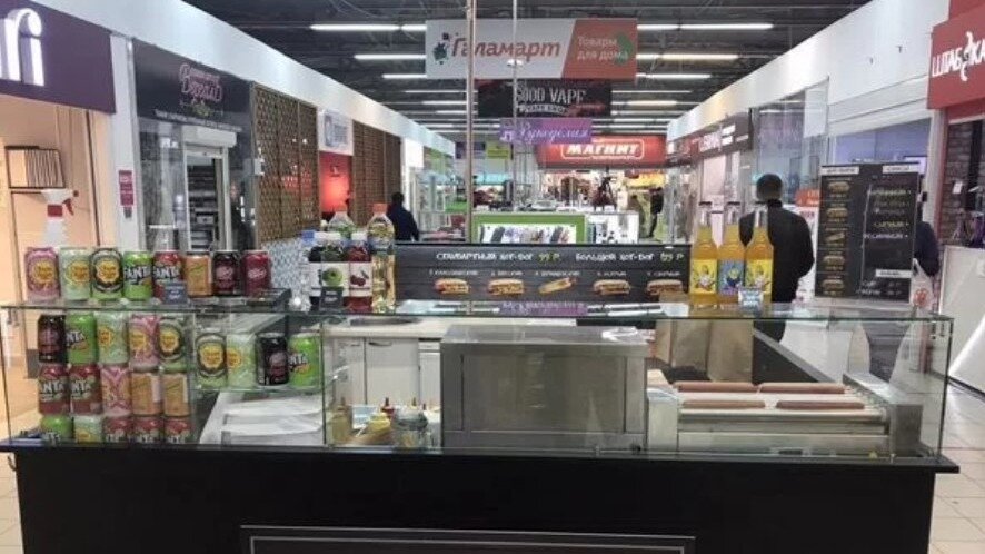     В Тюмени на продажу за 160 тысяч рублей выставили точку по продаже хот-догов в ТК «Тюменский». Стоимость готового бизнеса составляет 160 тысяч рублей.