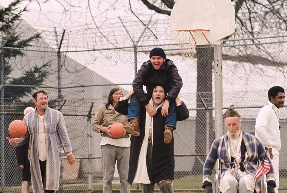 Кадр из фильма "Пролетая над гнездом кукушки" (1975)
